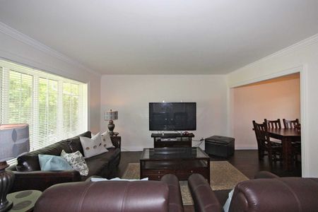 For Lease - 1026 Bridge Road, Oakville, Ontario - Photo 3