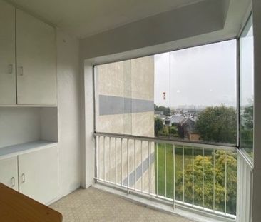 Appartement F3 avec balcon, garage et 2 caves dans une résidence sé... - Photo 5