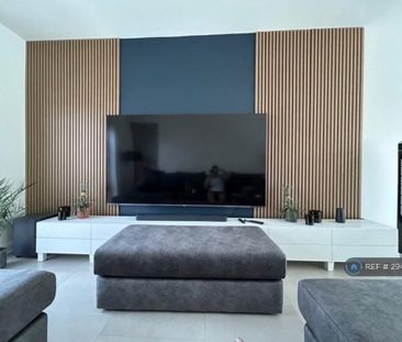1 bedroom in a house share to rent - Photo 3