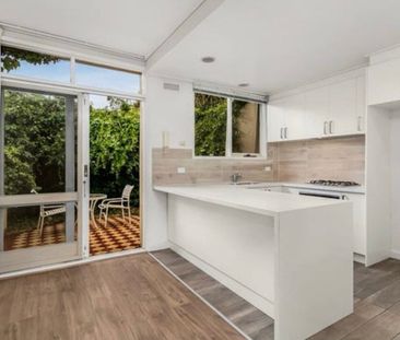 South Yarra - Photo 2