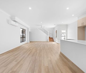BRAND NEW 4 BEDROOM TOWNHOUSE - Photo 4