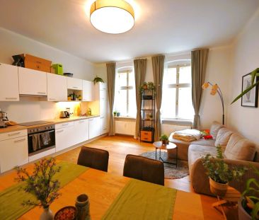 Charmanter Altbauflair trifft moderne Sanierung – 3-Zimmer-Wohnung ... - Photo 1