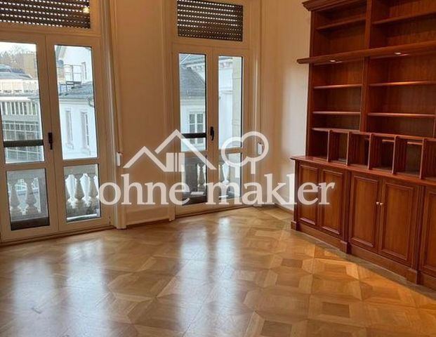 Stillvolle,renovierte Altbauwohnung im Herzen von Baden-Baden - Photo 1