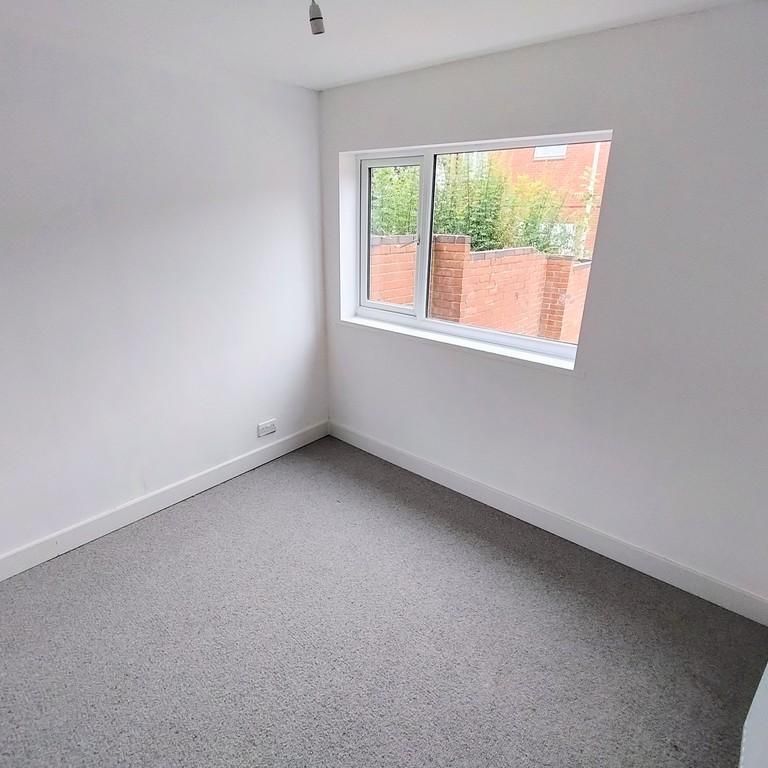 3 bedroom end of terrace house to rent - Photo 1