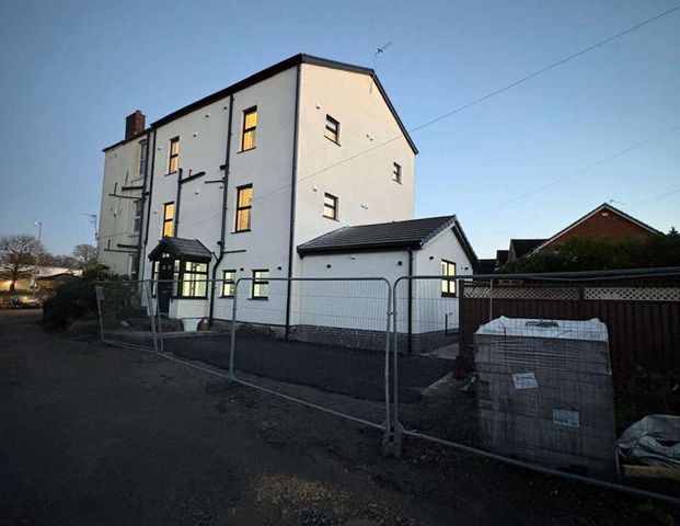 Oldham Road Room 1 - Photo 1