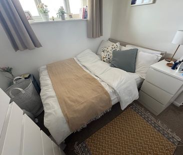 Room in a Shared Flat, Ormonde Court, SW15 - Photo 3