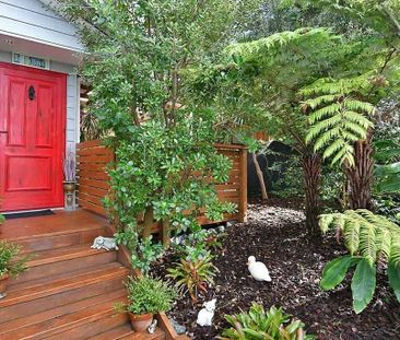 Charming 3BR Stanmore Bay Oasis - Photo 5