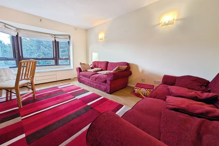 The Pines, SO16 - Photo 3