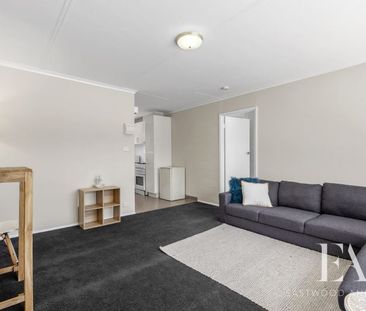 4/18a Roslyn Road, Belmont - Photo 1