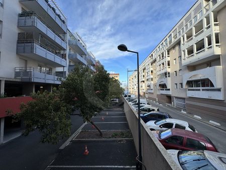 Location Appartement 2 pièces 44m² SETE 34200 - Photo 4