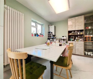 Lynwood Avenue, Egham, Surrey, TW20 9RD - Photo 2