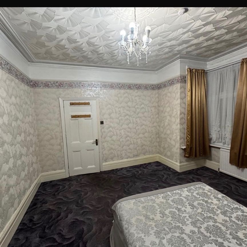 Room in a Shared House, Radley Road, N17 - Photo 1