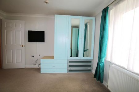 2 bedroom apartment to rent - Photo 4