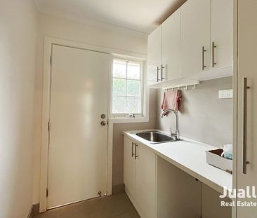 4 Aminga Ct, Croydon, Vic 3136 - Photo 3