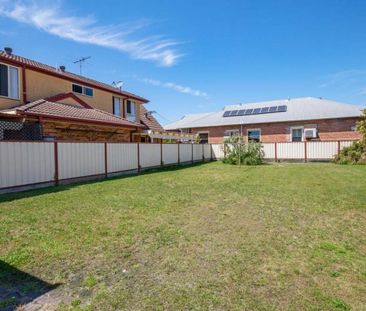 LOCATION, LOCATION, LOCATION!! - Photo 2