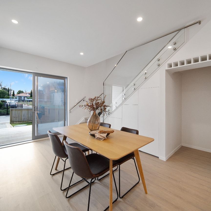 Nice and New in Opaheke - Photo 1