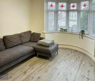 3 bedroom House To Let - Photo 2