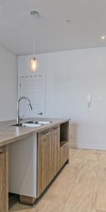 MAGNIFIQUE 4 1/2 - LIBRE 1er DÉCEMBRE - ASCENSEUR - Photo 4