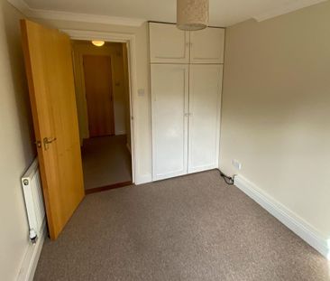 2 bedroom ground floor flat to rent - Photo 1