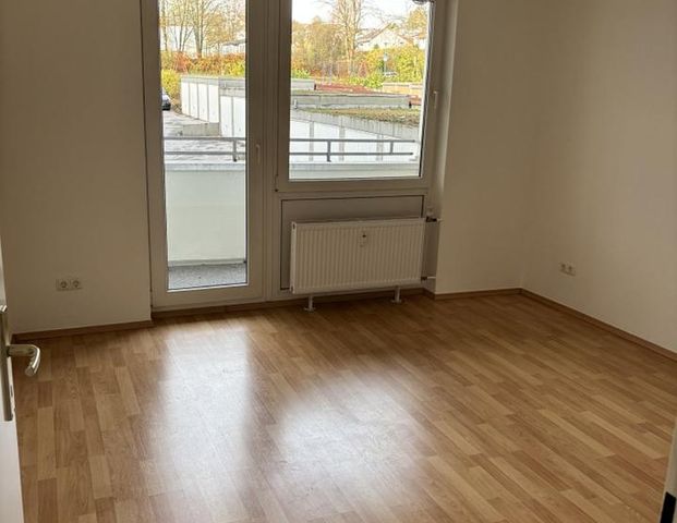 Großzügige 3 Zi.-Wohnung mit Balkon und Aufzug - Photo 1