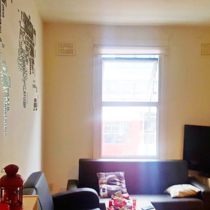 Cambridge Heath Road, London E2 - Photo 1