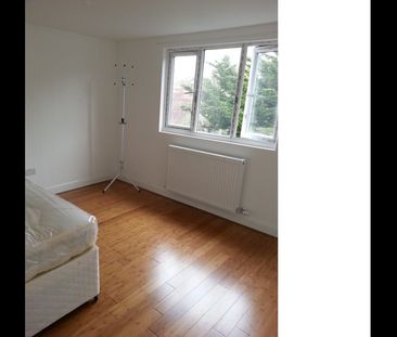 Room in a Shared House, Woodlands, HA2 - Photo 5