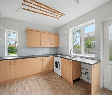 4 bedroom semi-detached house to rent - Photo 4