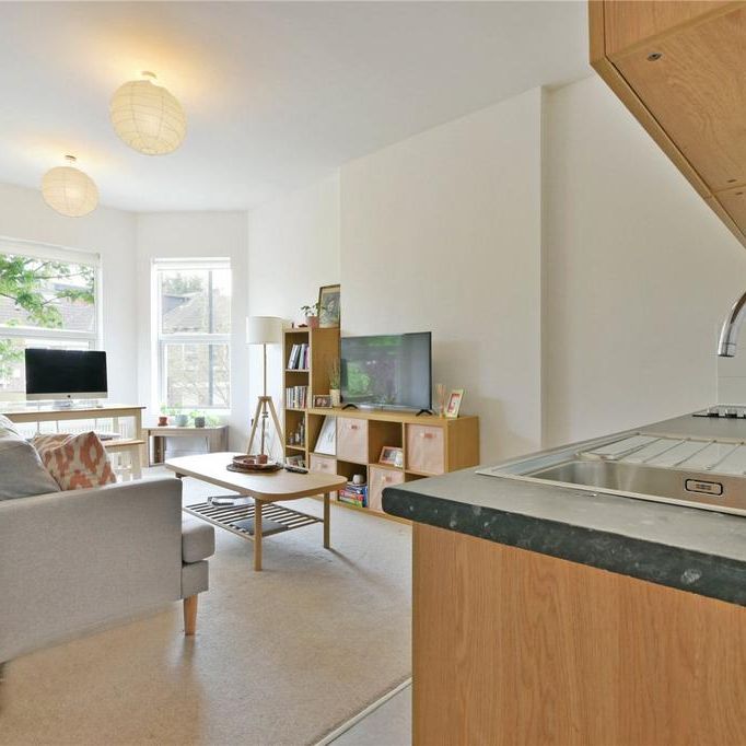 1 bedroom flat to rent - Photo 1