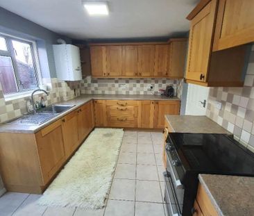 1 bedroom in a flat share to rent - Photo 6