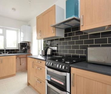 6 bedroom semi-detached house to rent - Photo 4