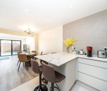 4 bedroom terraced house to rent - Photo 1
