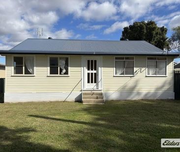 Long-Term 2-Bedroom Rental with Secure Fenced Yard - Photo 4