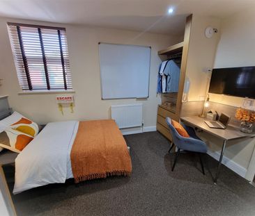 West Parade - Studio for 26/27 - Photo 1