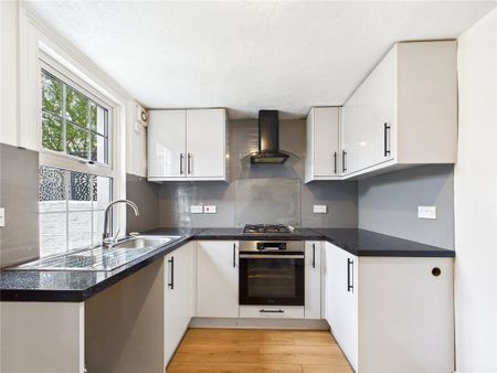 2 bedroom end of terrace house to rent - Photo 5