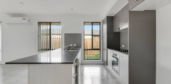 Modern Family Home in Helidon - Photo 2