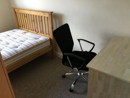 4 bedroom house share to rent - Photo 4