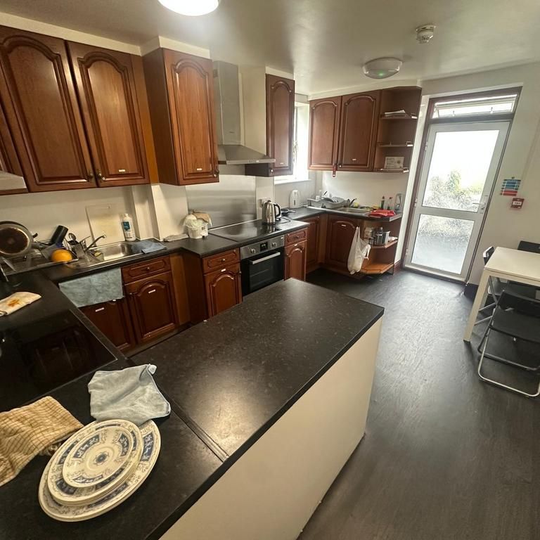 1 bedroom bedsit to rent - Photo 1