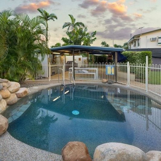 2 Banora Court, Mount Louisa - Photo 1