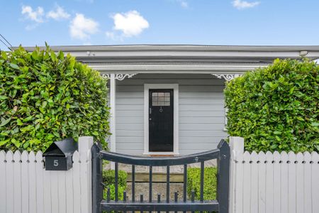 2 Bedroom, Petone - Photo 3