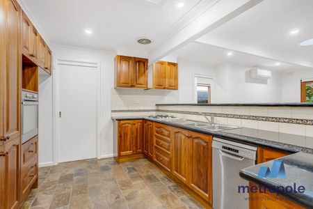 16 Beddoe Road, VERMONT, VIC - Photo 2