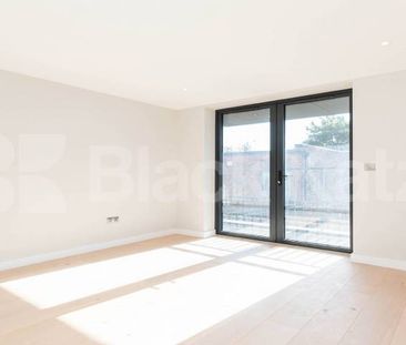 2 Bedroom, 2 bath, 1 reception Apartment - Photo 4