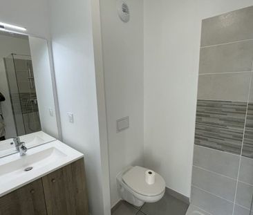 T2 AVEC BALCON ET DEUX PARKINGS - Photo 4