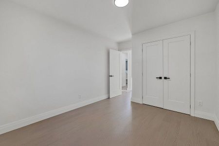 For Lease - 703 Sunnypoint Drive Unit# Main, Newmarket, Ontario - Photo 3