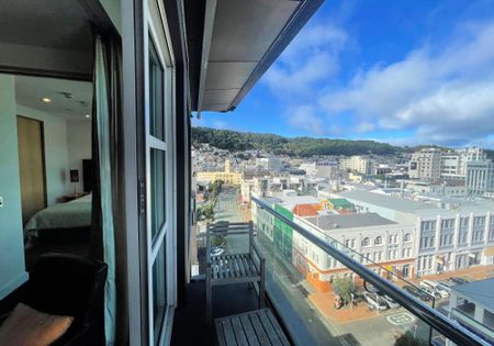 Two Bedroom Inner City Apartment - Photo 3