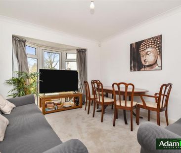 4 bedroom semi-detached house to rent - Photo 2