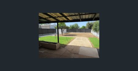 LOVELY HOME - HERITAGE FEATURES – GREAT LOCATION! - Photo 3