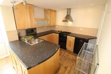 Victoria Crescent, Staffordshire, Burton upon Trent, DE14 - Photo 1