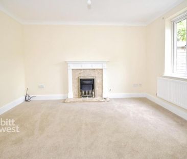 4 bedroom detached house to rent - Photo 2