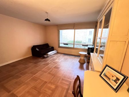 Location Appartement 1 pièce 35m² PARIS 7ème - Photo 2
