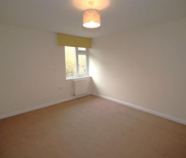 3 bedroom end of terrace house to rent - Photo 1